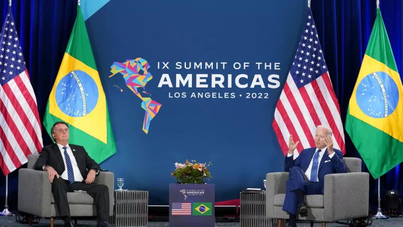 Bolsonaro diz a Biden antes de reunião que ‘por vezes’ vê ameaça à soberania sobre Amazônia